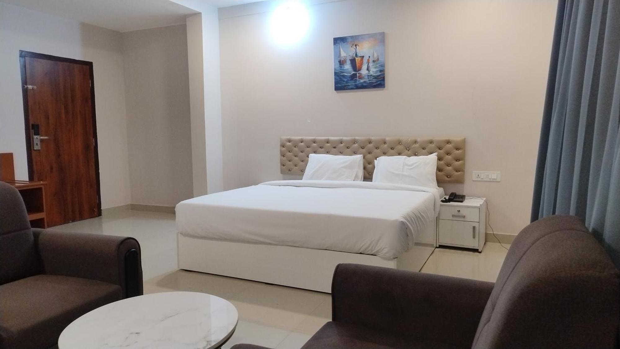 Gateway Airport Hotel Kannur Exterior photo
