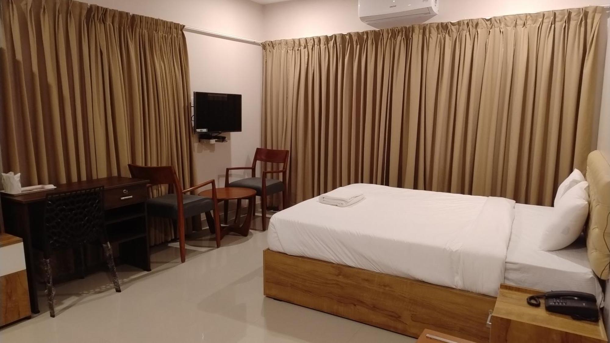 Gateway Airport Hotel Kannur Exterior photo